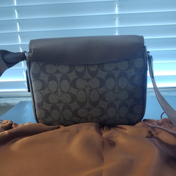 COACH Signature Pace Bag CR131 Khaki - Picture 14 of 17